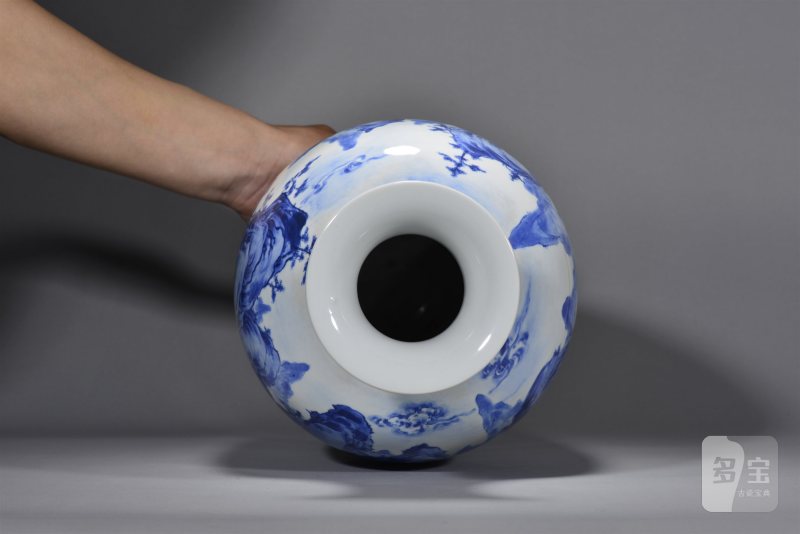 近现代 聂杏生青花人物故事「闪闪的红星」灯笼瓶 - 图7